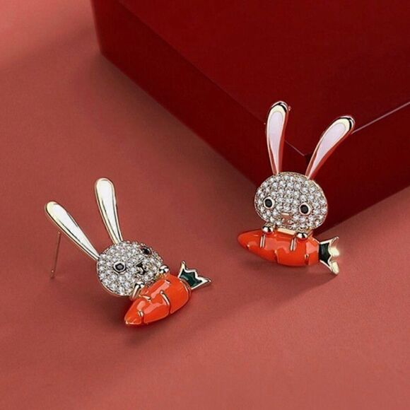 🥕 Betsey Johnson sweet bunny with carrot earrings 🥕 - Picture 4 of 7